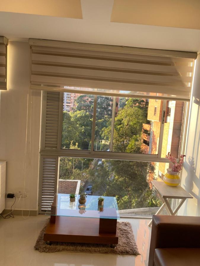 Apartasuite Moderna - En El Corazon Del Poblado Medellin Exterior photo